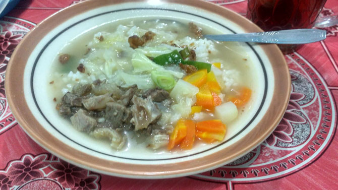 Sop Daging Sapi Putra Sunda: Rasa Hangat yang Menghampiri Setiap Malam di Cilacap